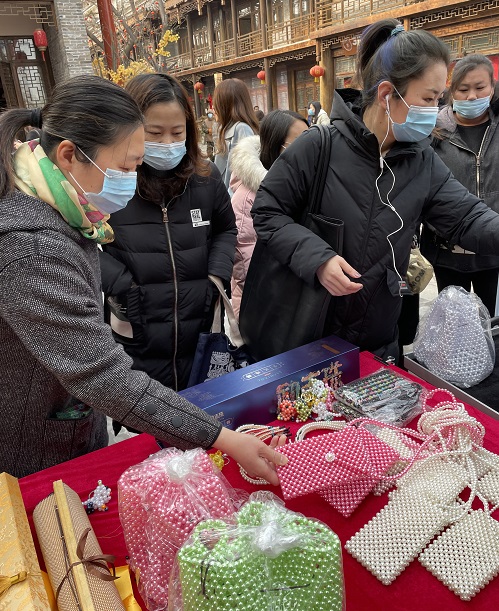 祝福三·八婦女節(jié)，勵(lì)志珠珠繡添風(fēng)采！------記手工之家參加“幸福叢臺(tái)、巾幗添彩”手工藝品展