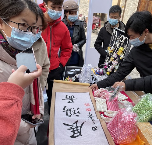 祝福三·八婦女節(jié)，勵(lì)志珠珠繡添風(fēng)采！------記手工之家參加“幸福叢臺(tái)、巾幗添彩”手工藝品展