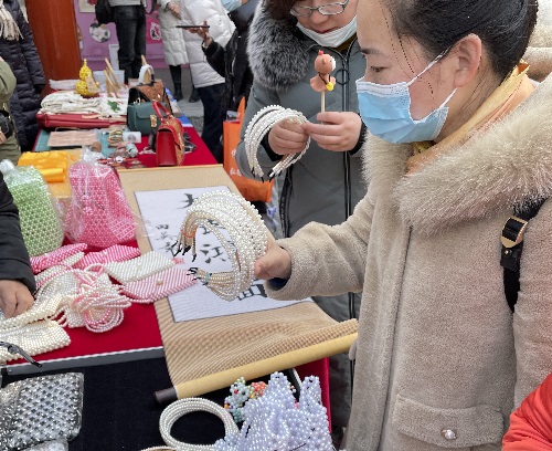 祝福三·八婦女節(jié)，勵(lì)志珠珠繡添風(fēng)采！------記手工之家參加“幸福叢臺(tái)、巾幗添彩”手工藝品展