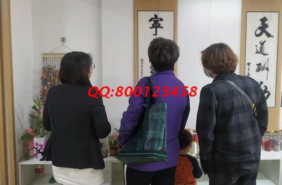 4月15日，拿回家做的手工活，非遺項目勵志珠珠繡加工項目，就業(yè)創(chuàng)業(yè)都很適合。手工之家接待考察合作加工客戶剪影