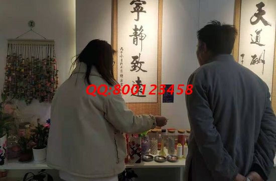 4月15日，拿回家做的手工活，非遺項目勵志珠珠繡加工項目，就業(yè)創(chuàng)業(yè)都很適合。手工之家接待考察合作加工客戶剪影