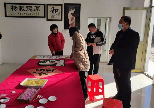 讓農(nóng)民農(nóng)閑時(shí)有份收入，他們這樣去做了 --- --- 記手工之家與邯鄲邱縣某村合作的手工培訓(xùn)室落地