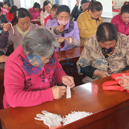 正規(guī)手工活外發(fā)加工，常年供料到家，為許多人解決居家就業(yè)、創(chuàng)業(yè)(圖1)